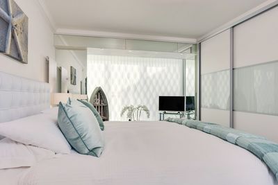 Vertical Blind Systems, SG 2910, Multi Visio, Private Home, Poole Dorset, United Kingdom, Vertical Waves