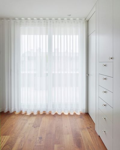 Curtain Systems, SG 6010, Colorama 1, Room shot "Private Home", Gümligen, Switzerland, Wave